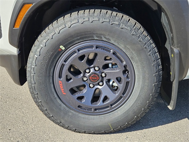 2025 Nissan Frontier PRO-X photo 4