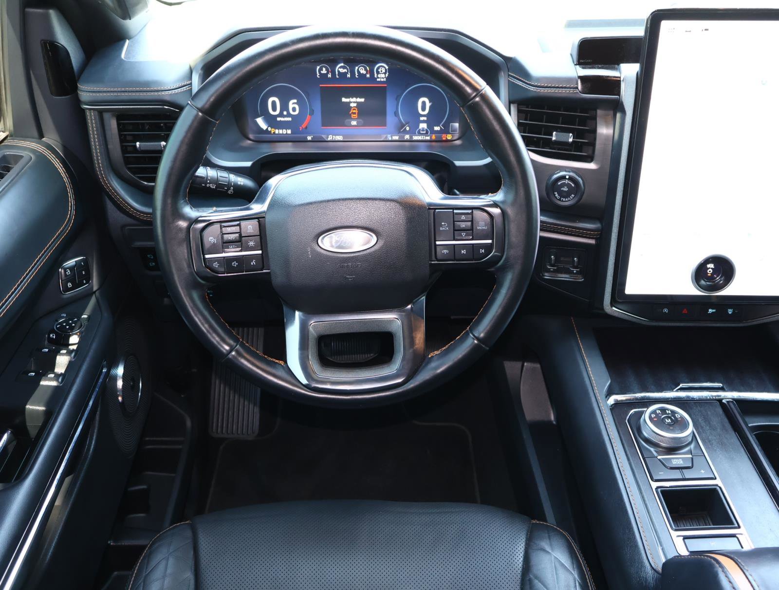 2023 Ford Expedition MAX Platinum photo 10