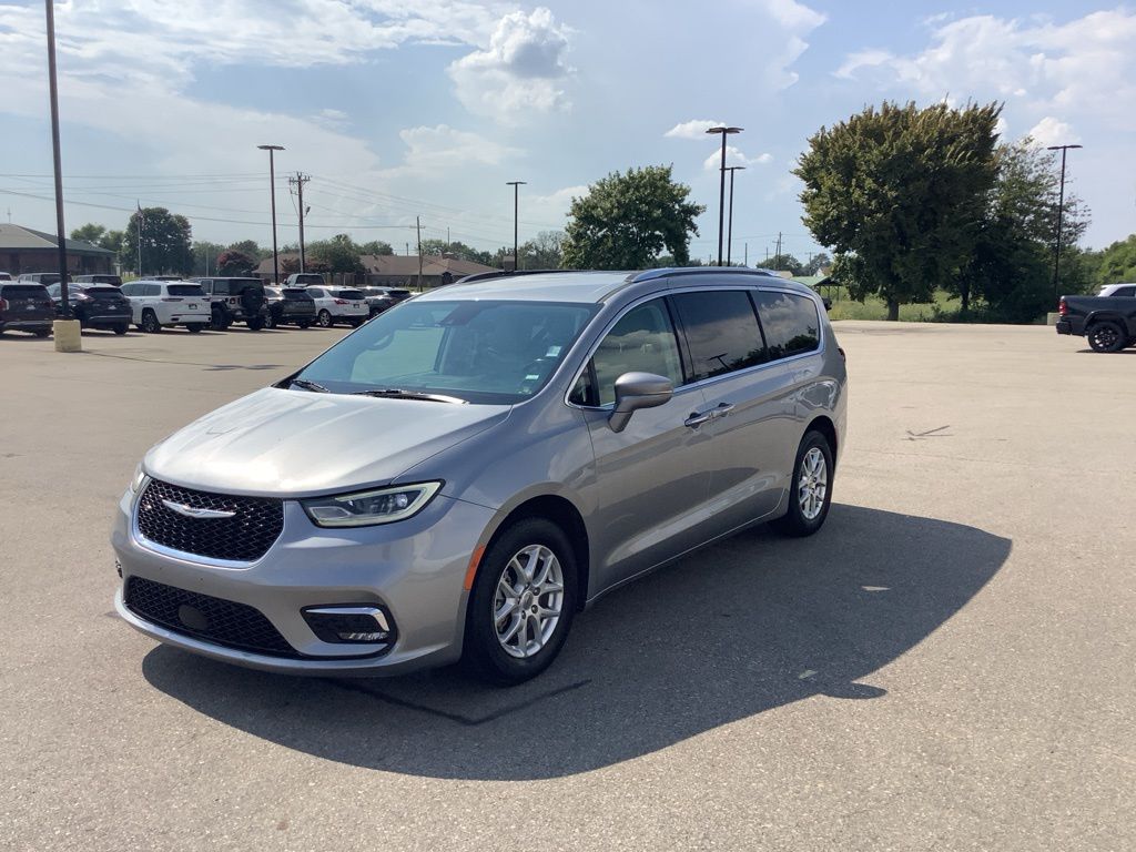2021 Chrysler Pacifica Touring L photo 2