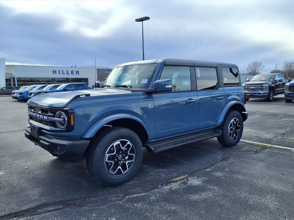 2025 Ford Bronco 4-Door Outer Banks's photo