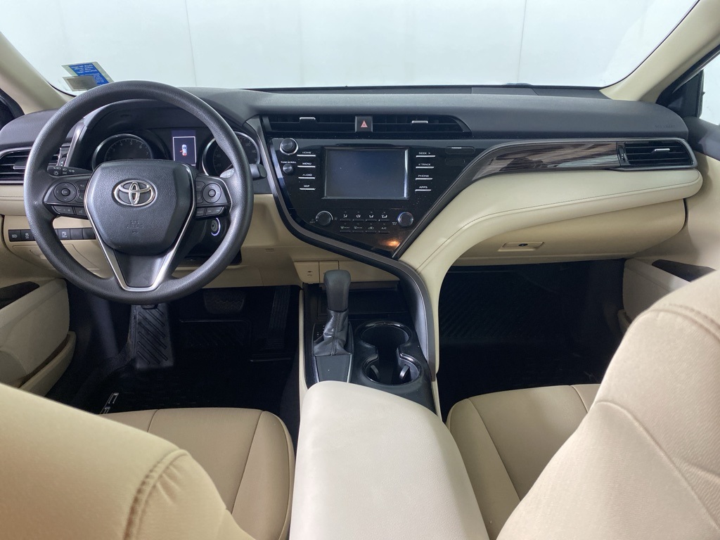 2019 Toyota Camry LE photo 2