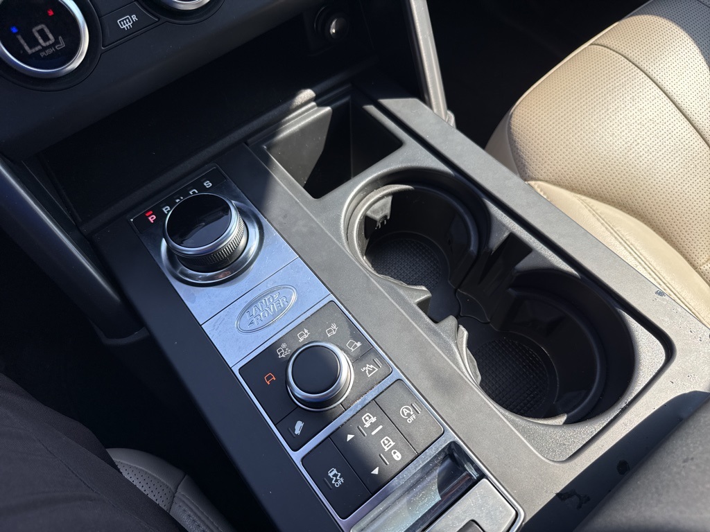 2020 Land Rover Discovery Landmark photo 24