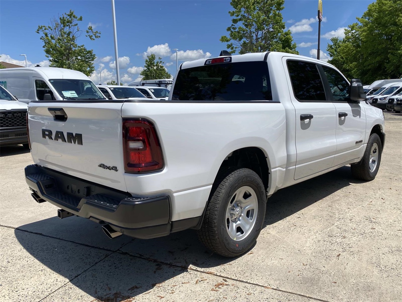 2025 Ram 1500 Tradesman photo 8