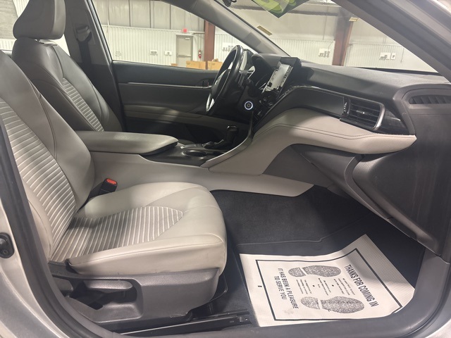 2022 Toyota Camry SE photo 10