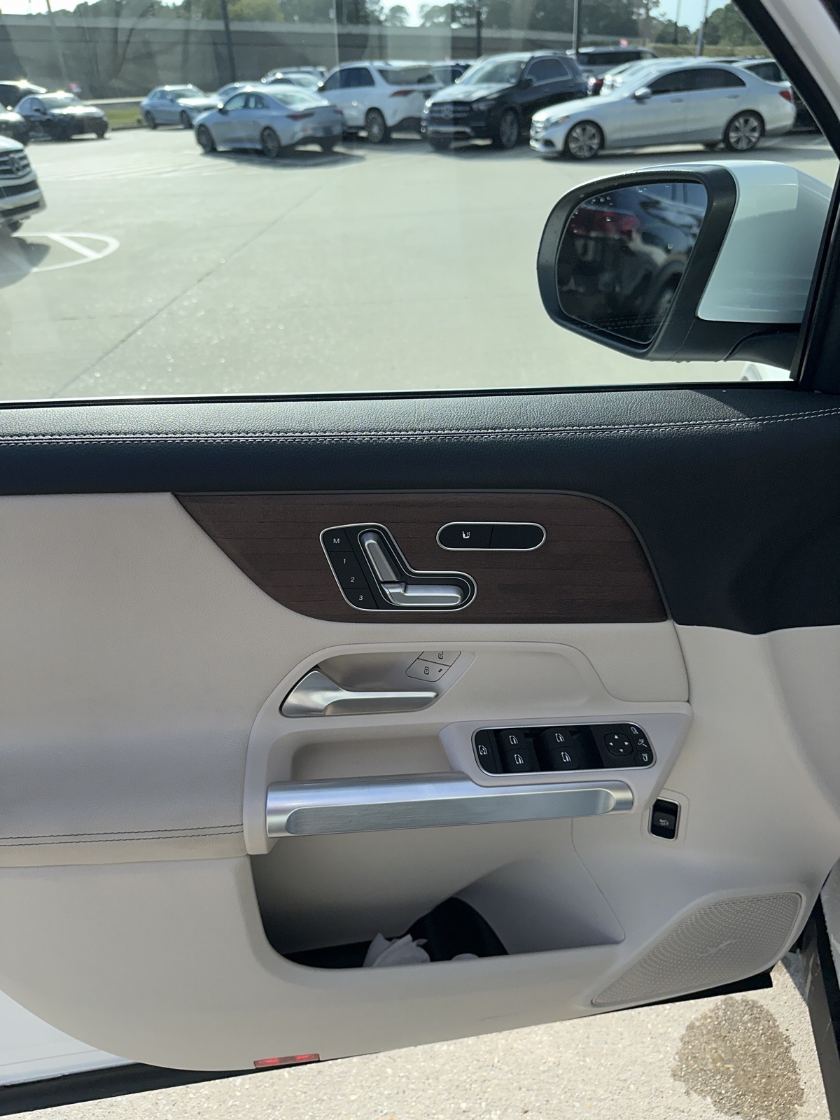 2023 Mercedes Benz EQB 300 4MATIC photo 13