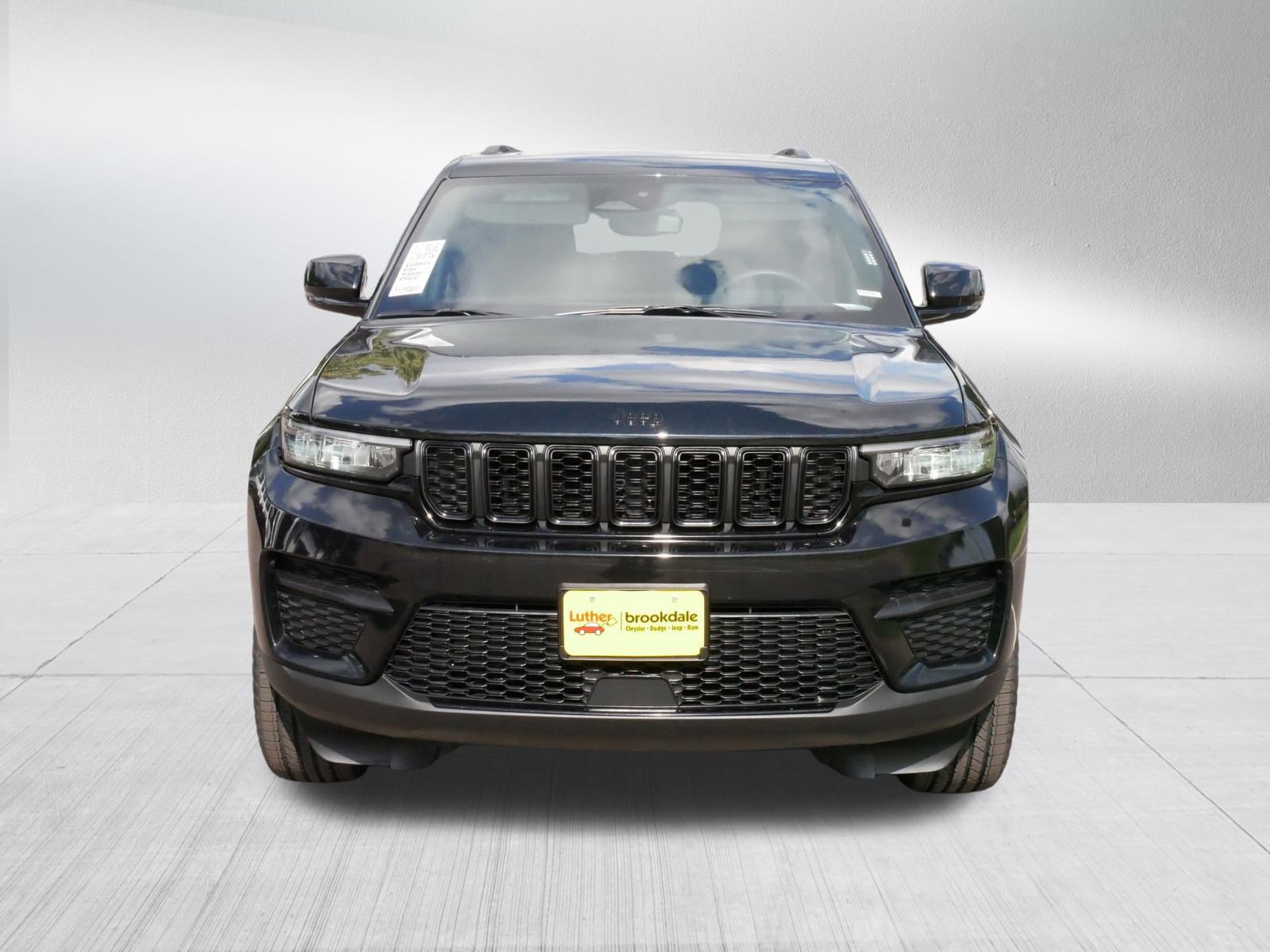 Certified 2023 Jeep Grand Cherokee Altitude with VIN 1C4RJHAG4PC543035 for sale in Brooklyn Park, Minnesota