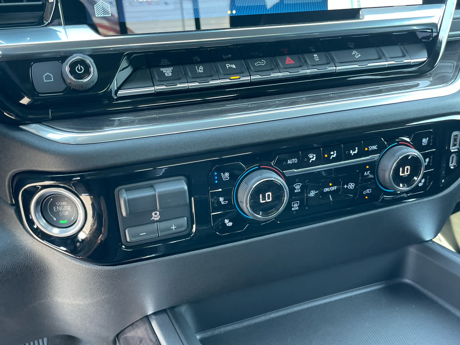 2026 Chevrolet Silverado 3500HD LTZ photo 31