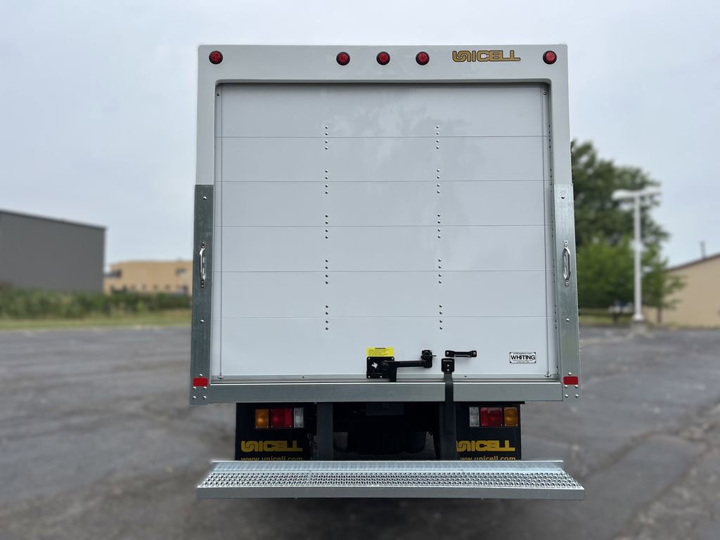 2025 Chevrolet Silverado photo 4