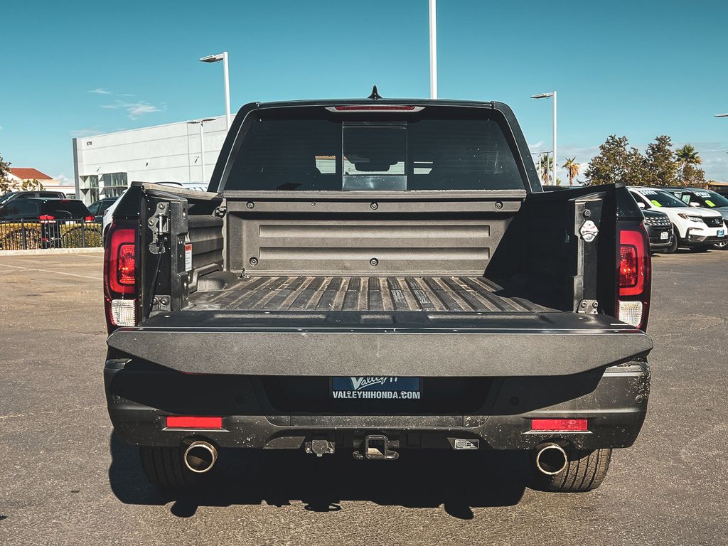 2025 Honda Ridgeline Black Edition photo 8