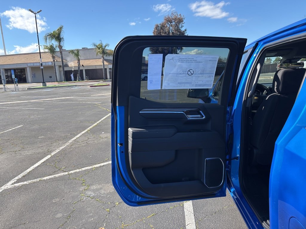 2025 Chevrolet Silverado 1500 LT photo 16