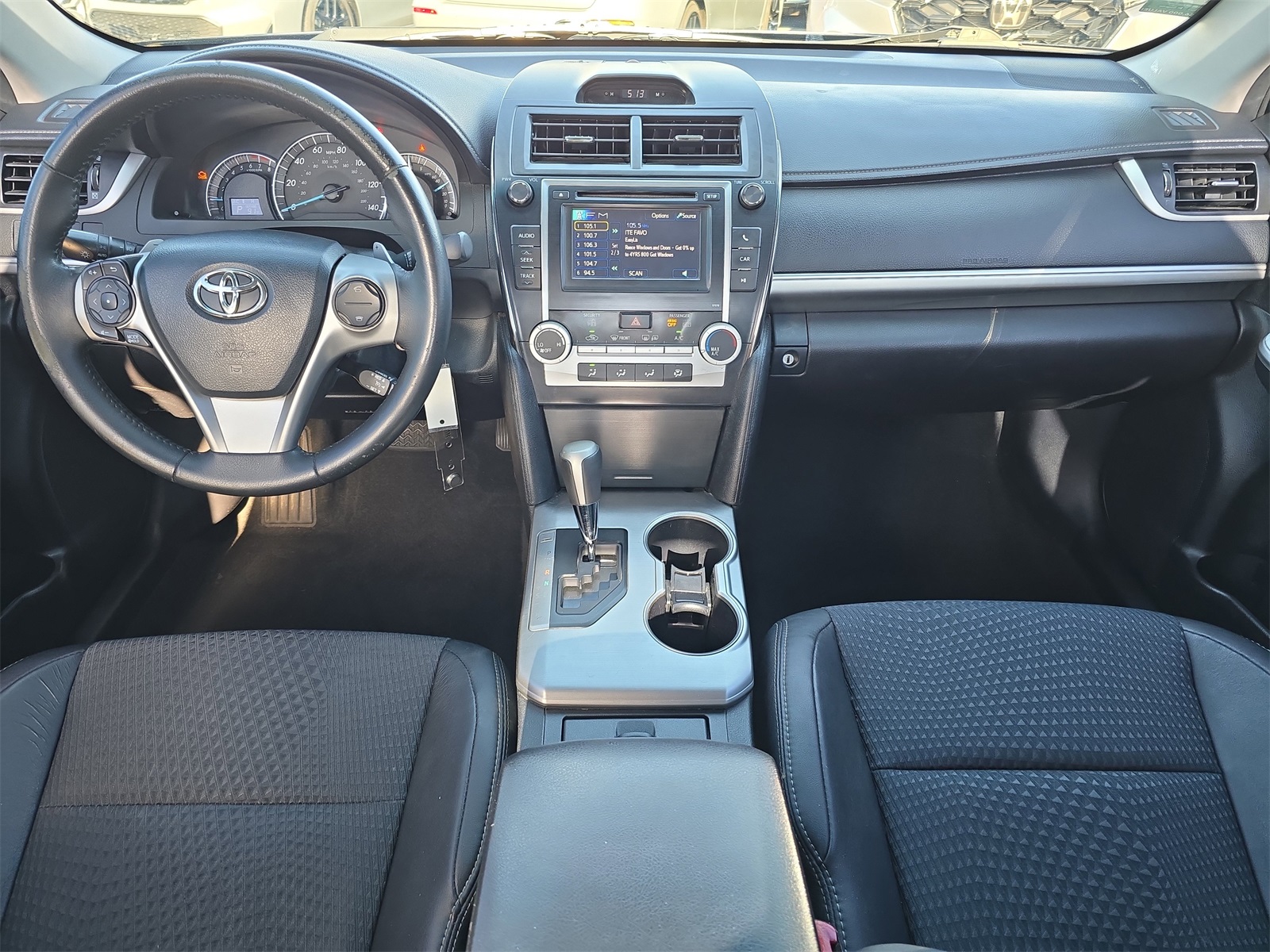 2013 Toyota Camry SE photo 7