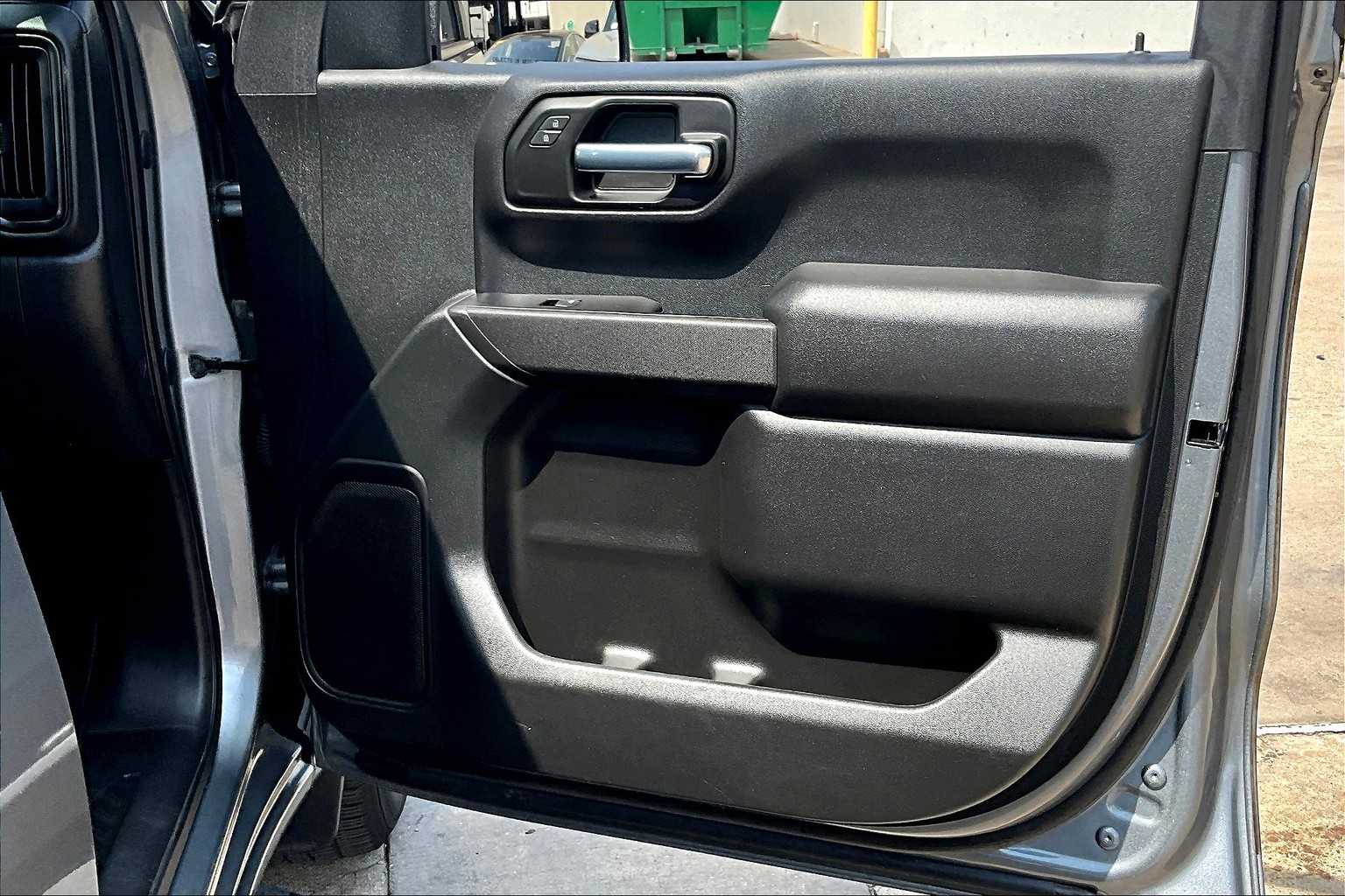 2020 Chevrolet Silverado 1500 Custom photo 21