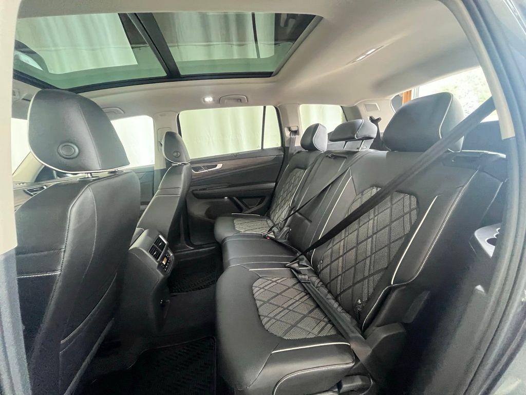 2024 Volkswagen Atlas SEL Premium R-Line photo 23