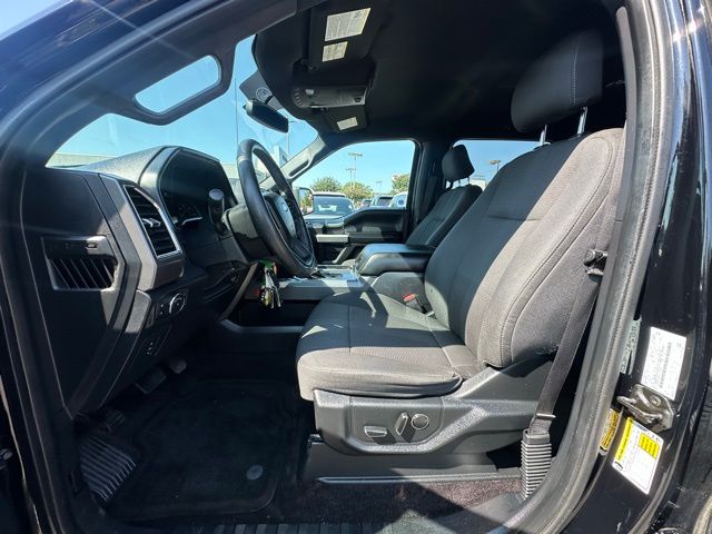 2016 Ford F-150 XLT photo 23