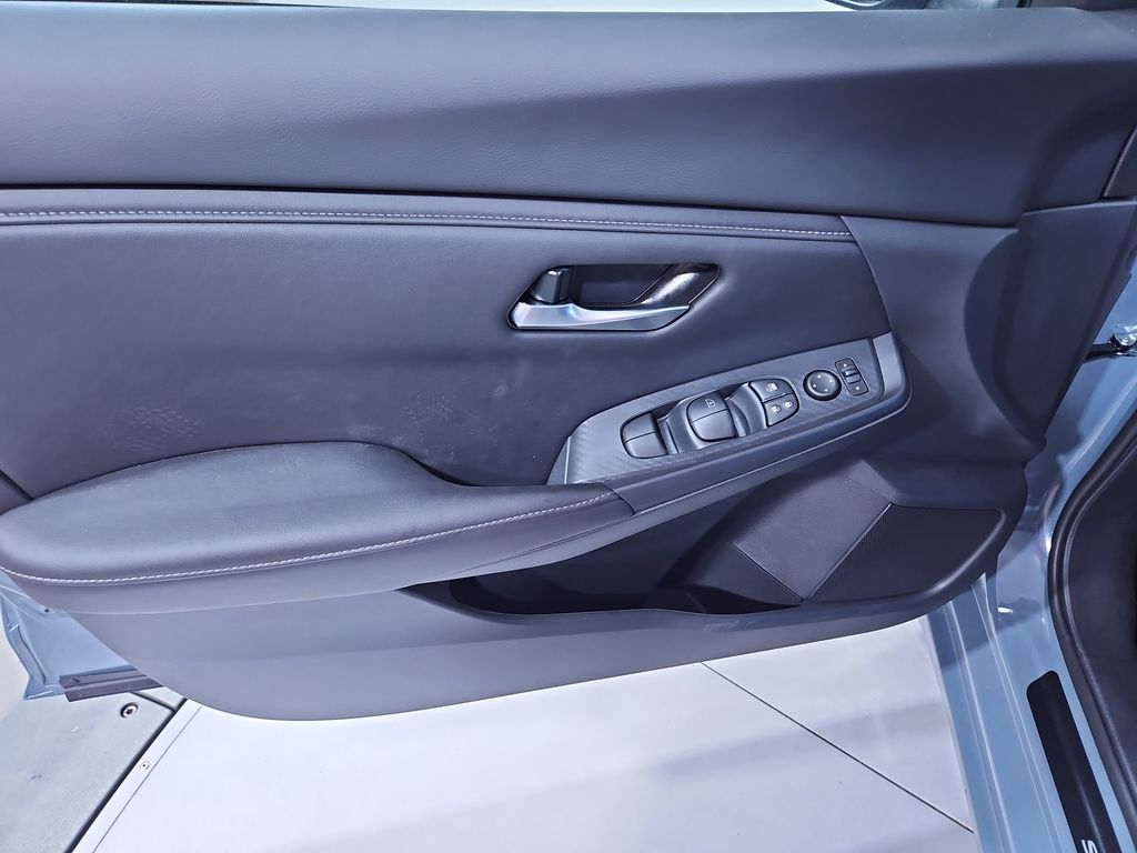 2025 Nissan Sentra SV photo 10