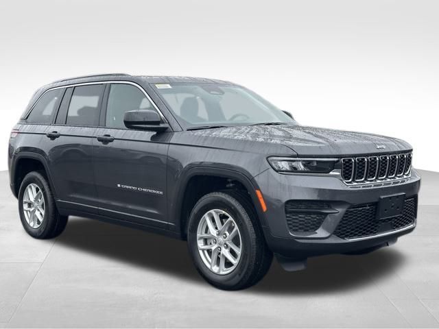 2025 Jeep Grand Cherokee Laredo's photo