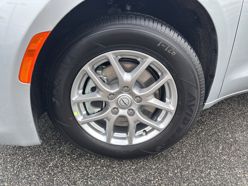 2026 Chrysler Voyager LX photo 15
