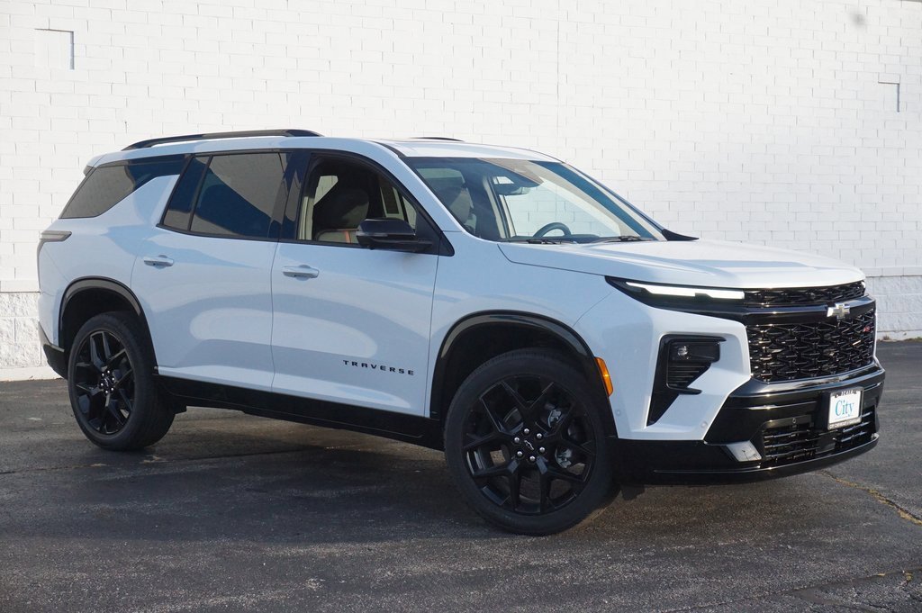2026 Chevrolet Traverse RS photo 2