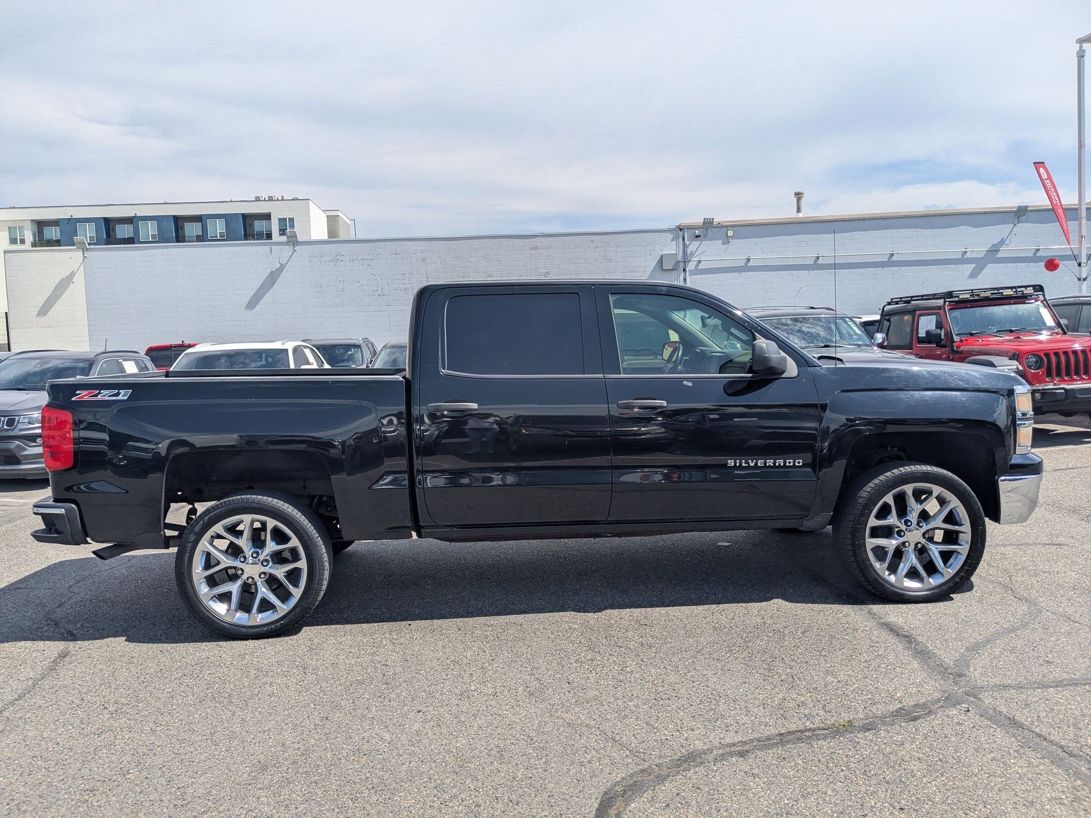 2014 Chevrolet Silverado 1500 LT photo 2