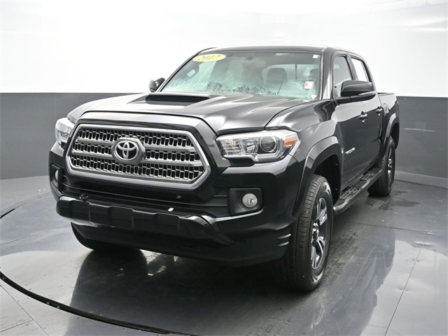 2017 Toyota Tacoma TRD Sport's photo