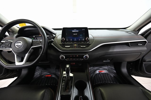 2020 Nissan Altima 2.5 SR photo 2