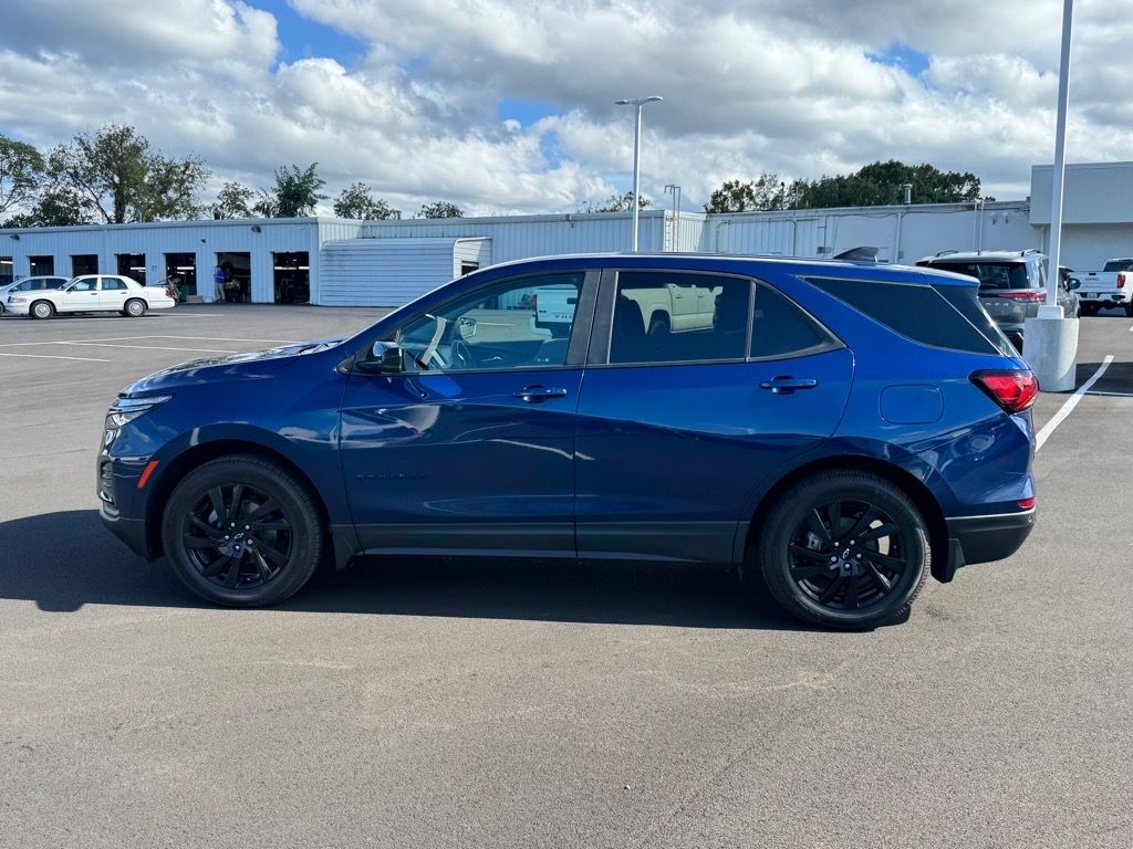 2023 Chevrolet Equinox LS photo 2