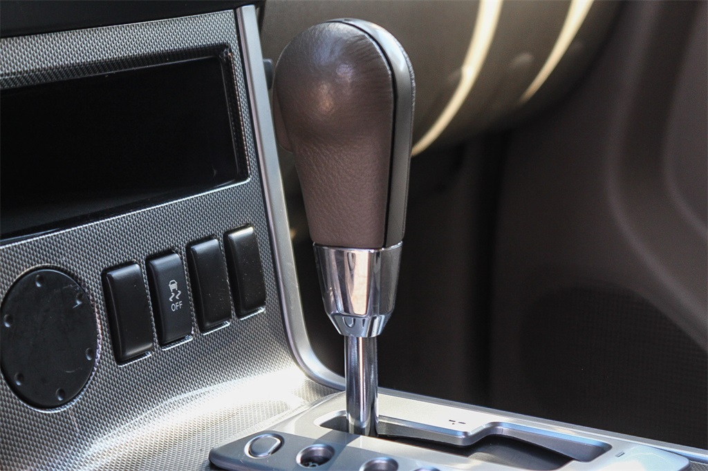 2012 Nissan Pathfinder SV photo 19