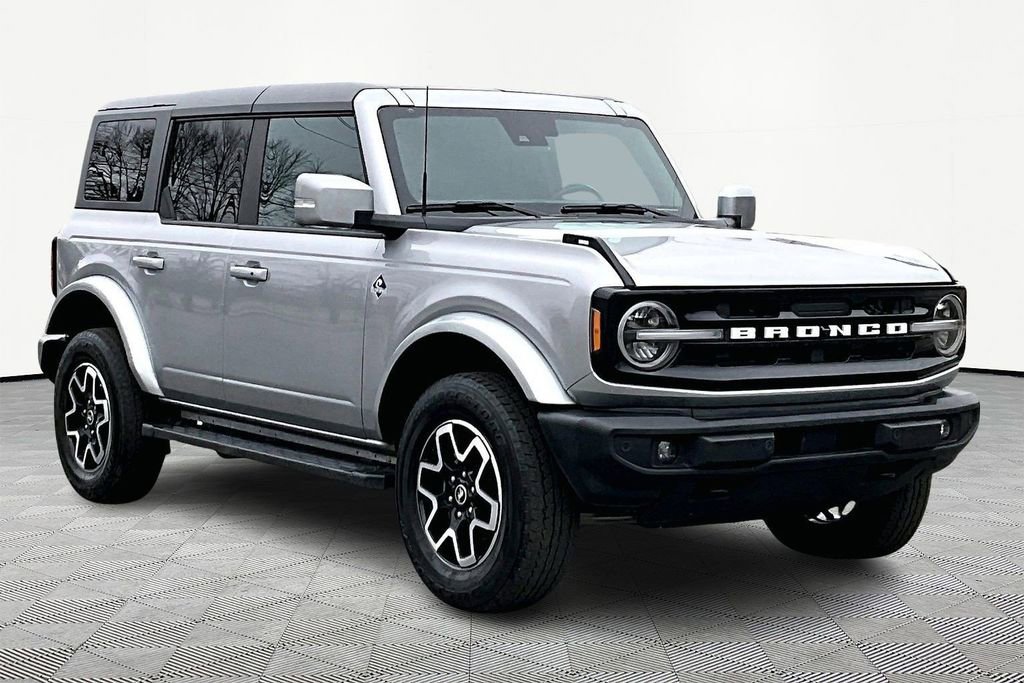 2024 Ford Bronco 4-Door Outer Banks's photo