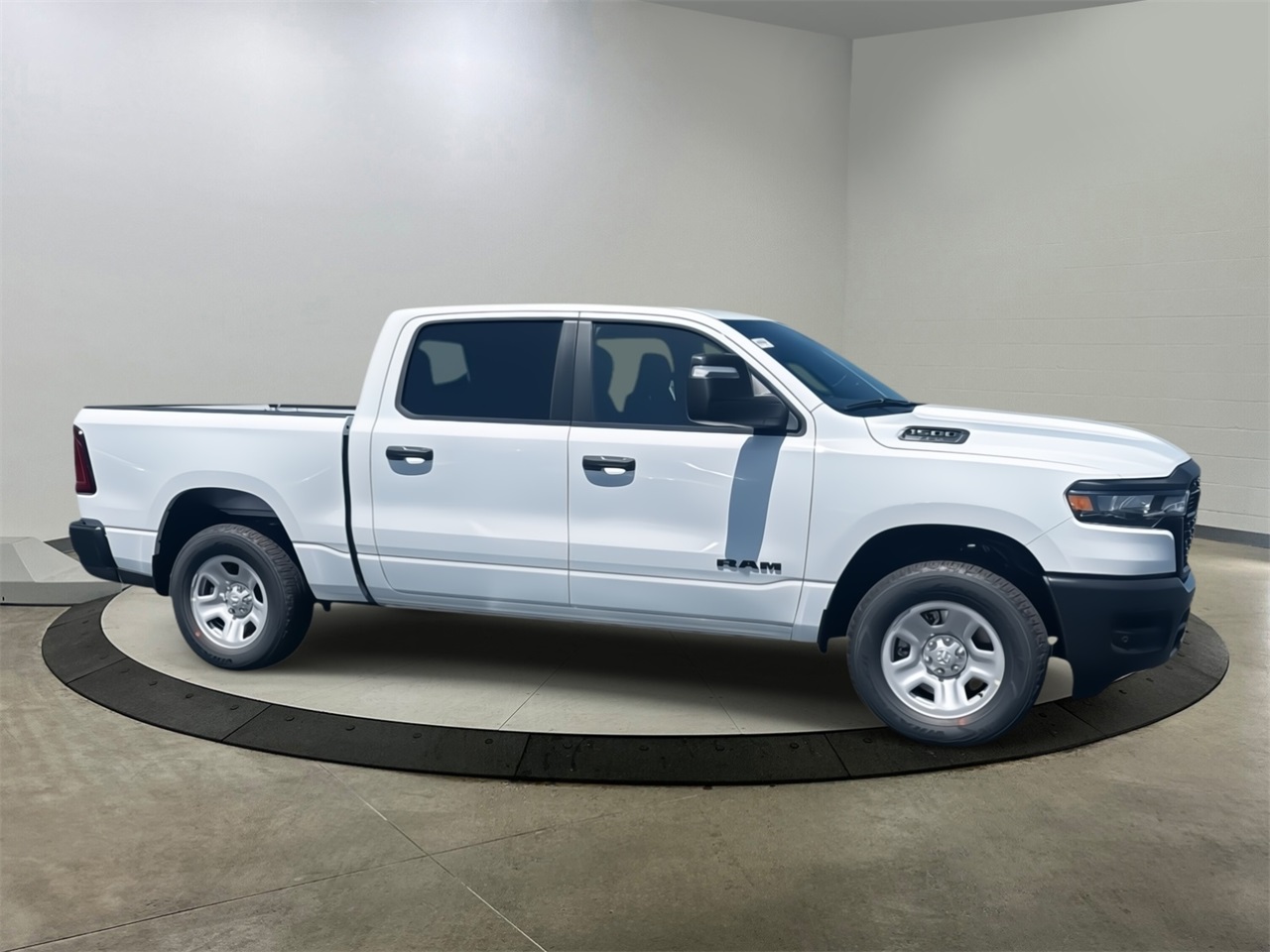 2025 Ram 1500 Tradesman photo 4