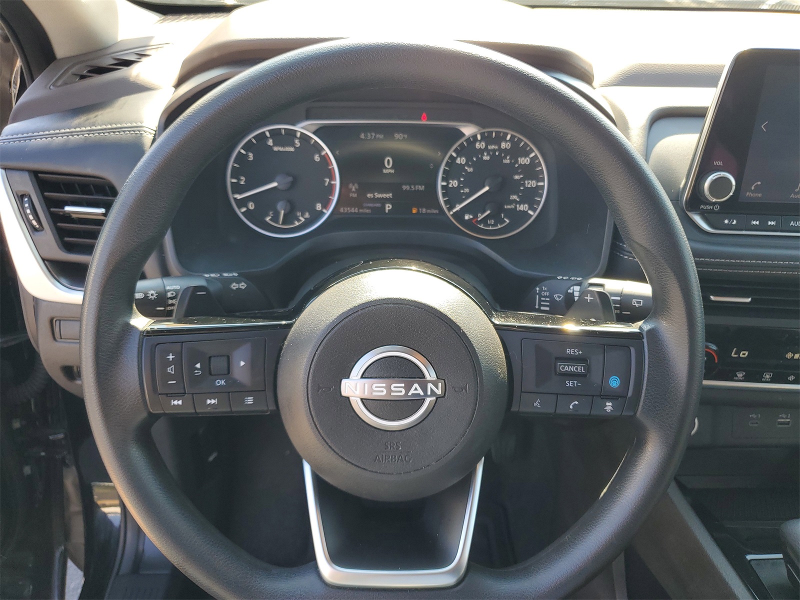 2023 Nissan Rogue SV photo 10