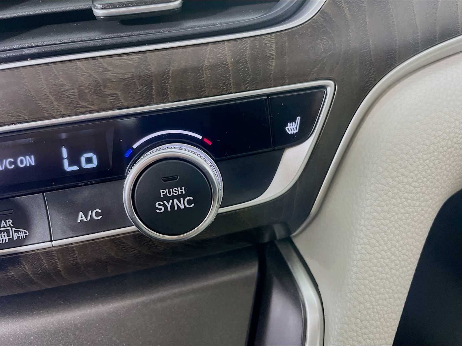 2021 Honda Accord EX-L photo 17