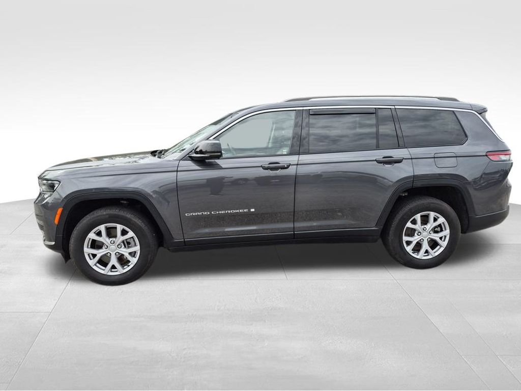 2022 Jeep Grand Cherokee Limited photo 2