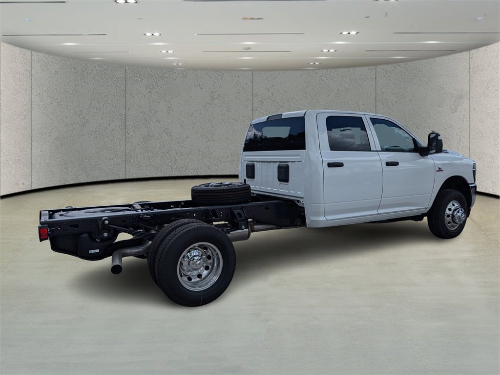 2025 Ram 3500 Tradesman photo 4