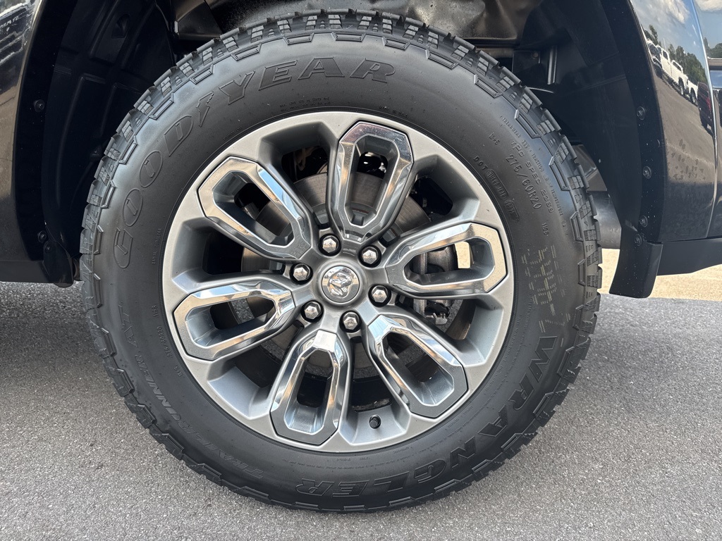 2020 Ram 1500 Laramie photo 7
