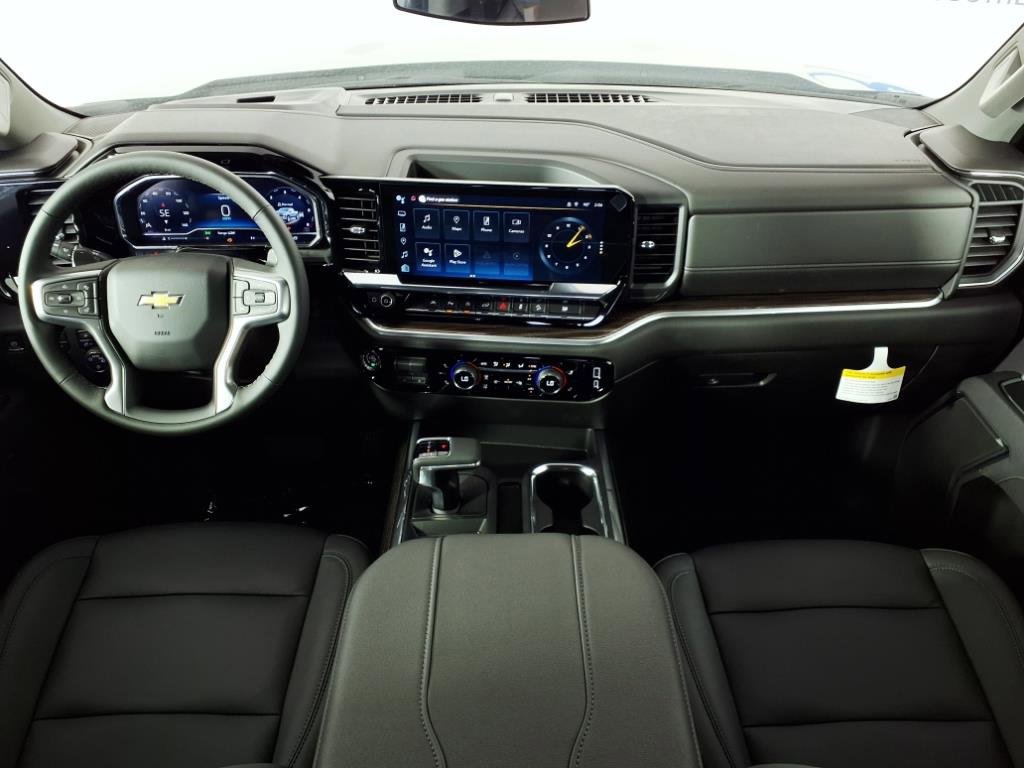 2025 Chevrolet Silverado 1500 LT photo 3