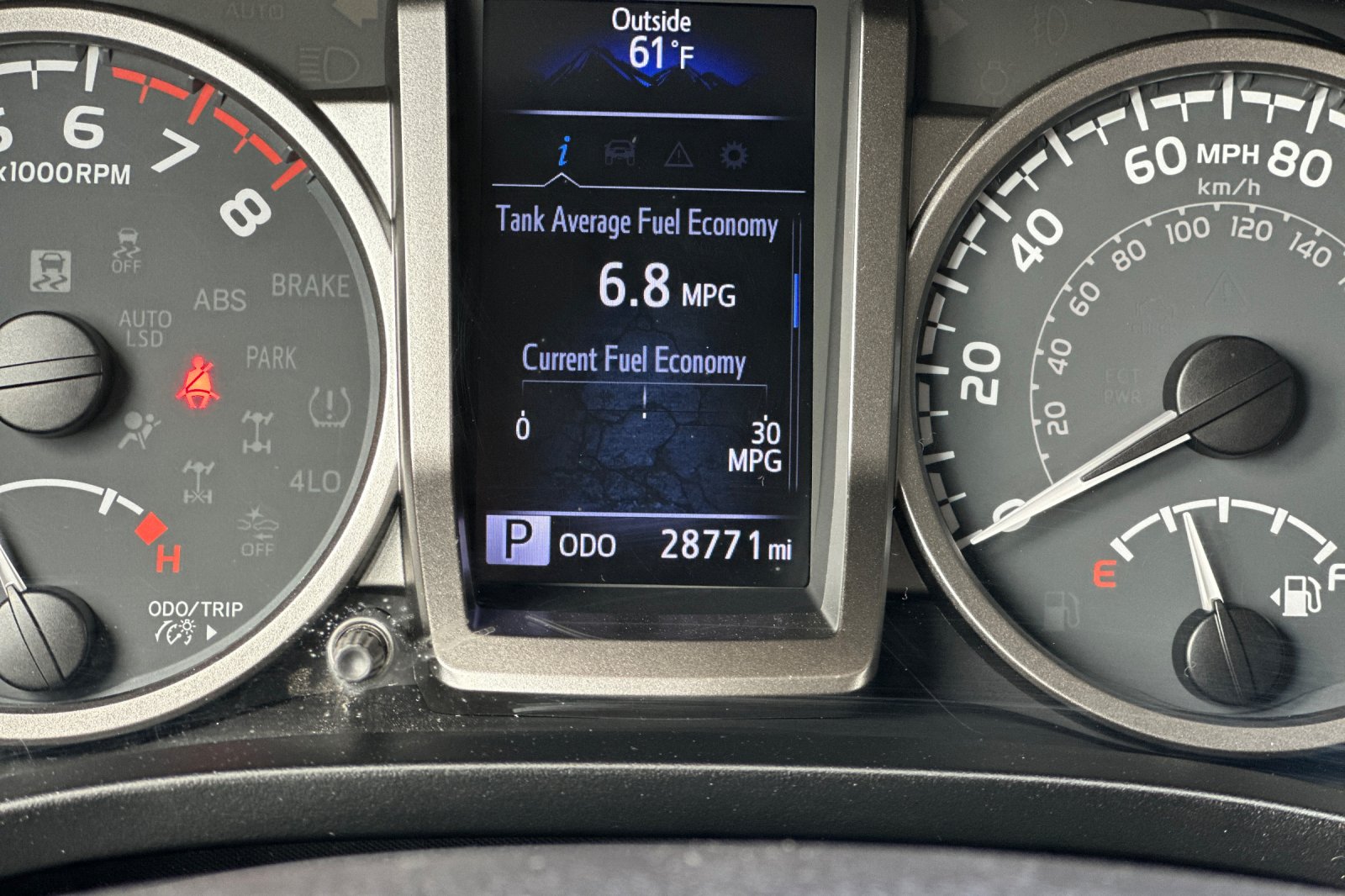 2022 Toyota Tacoma SR5 photo 22