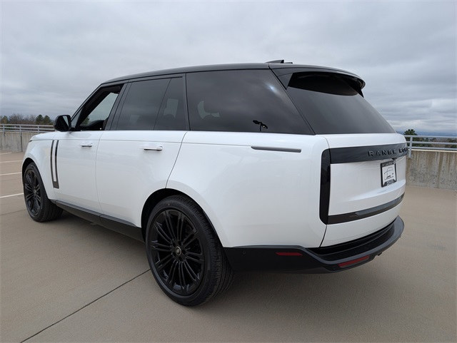 2025 Land Rover Range Rover SE photo 4