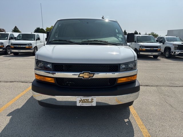 2025 Chevrolet Express Cargo 3500 photo 3