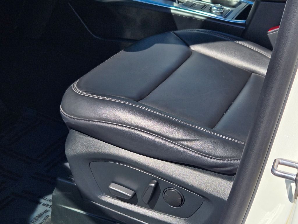 2023 Ford Explorer XLT photo 22