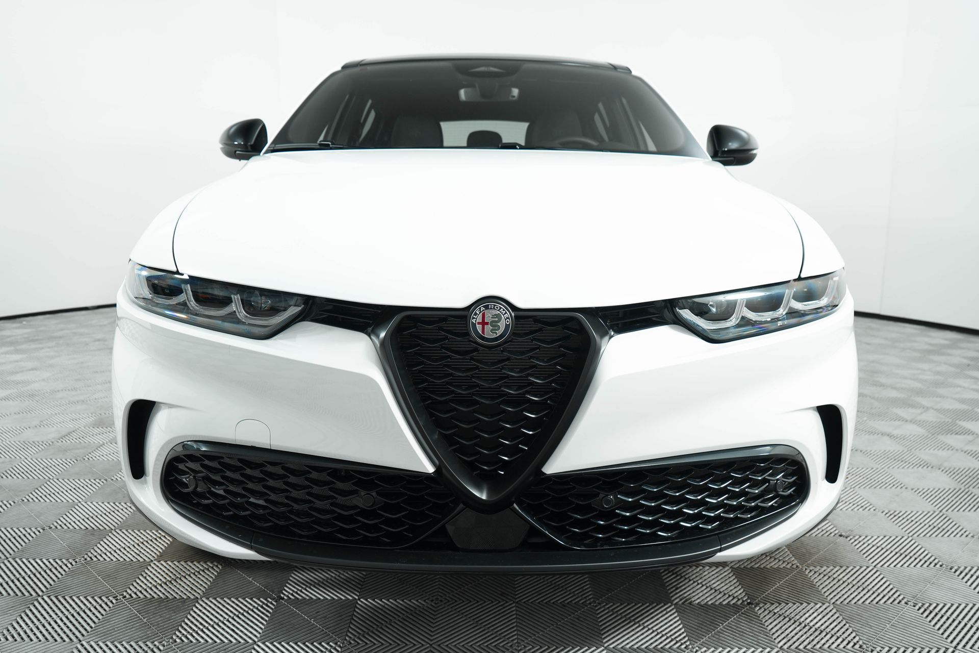 2025 Alfa Romeo Tonale photo 2