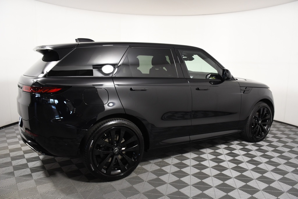 2025 Land Rover Range Rover Sport SE photo 7