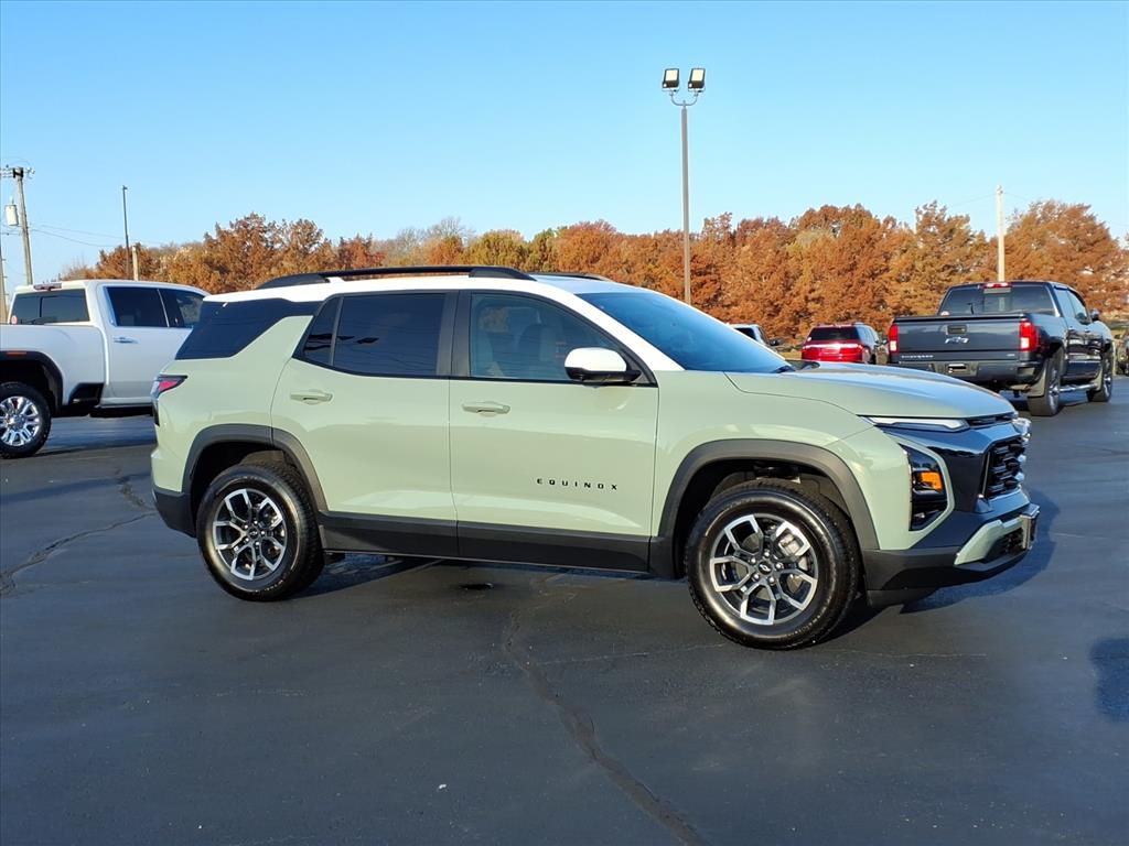 2025 Chevrolet Equinox ACTIV photo 2