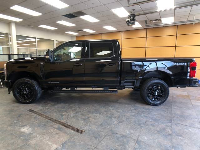 2025 Ford F-250 Lariat photo 4