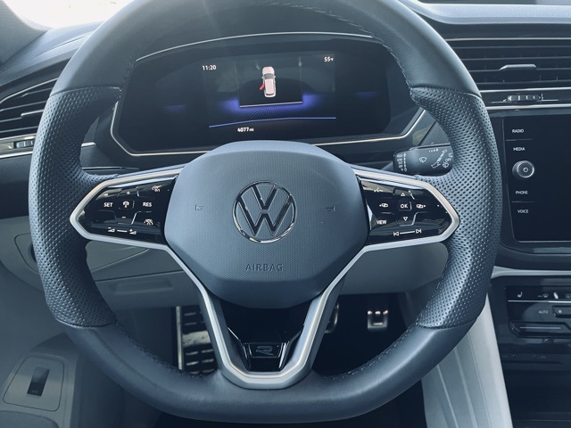 2024 Volkswagen Tiguan SE R-Line Black photo 4