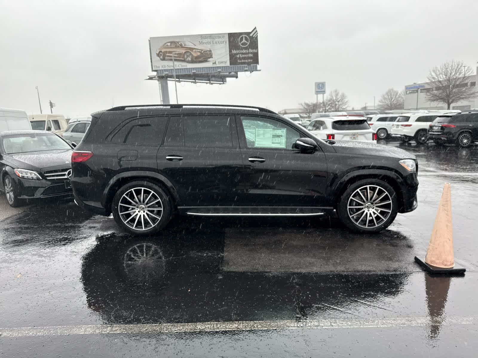 2026 Mercedes Benz GLS 450 4MATIC photo 3