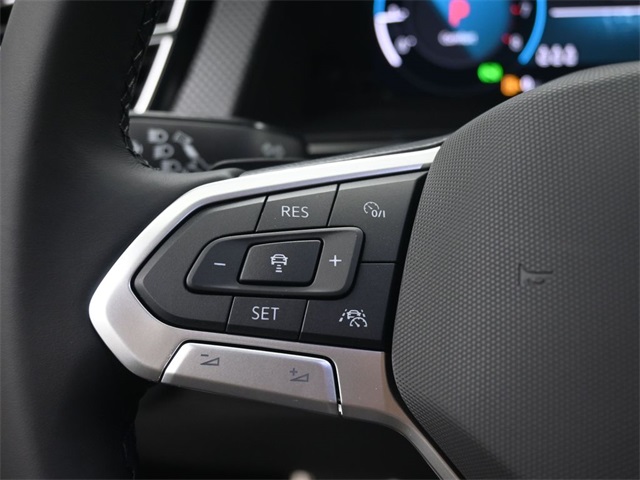 2025 Volkswagen Atlas Cross Sport SEL Premium R-Line photo 3