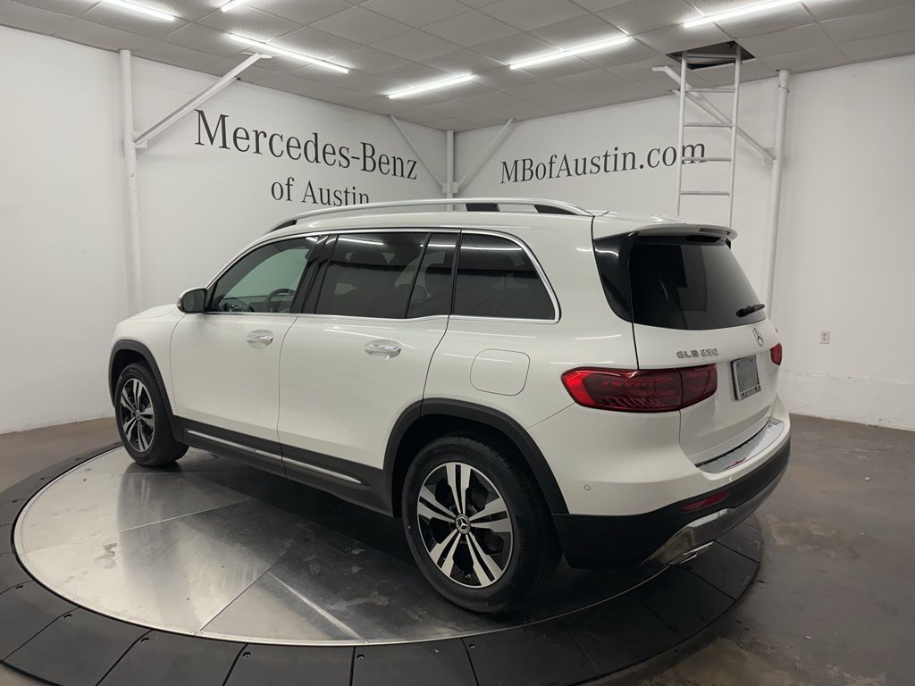 2025 Mercedes Benz GLB 250 4MATIC photo 4