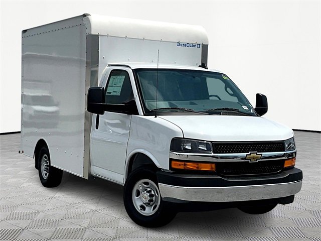 2025 Chevrolet Express Cutaway Base's photo
