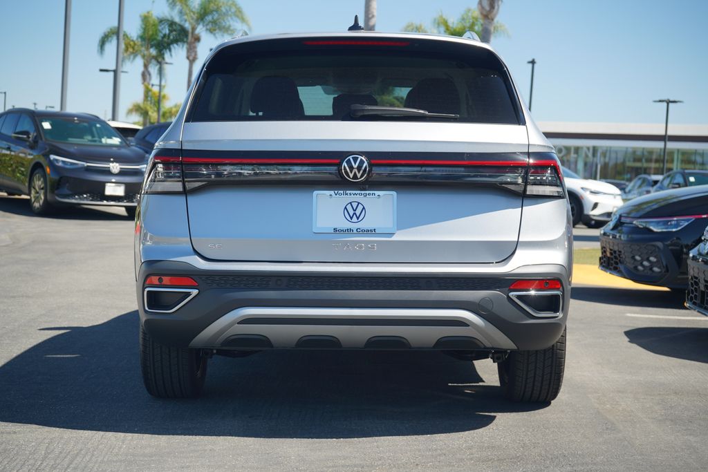 2025 Volkswagen Taos SE photo 3