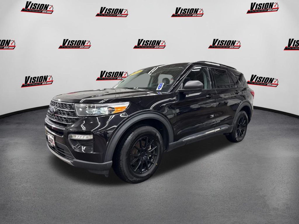 2022 Ford Explorer XLT's photo